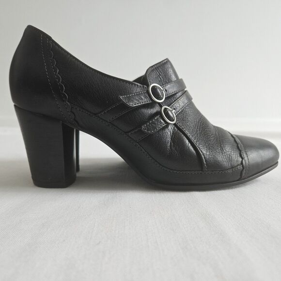 CLARKS Black Leather Ankle Boots Heels Size 8.5 Womens - Picture 1 of 8